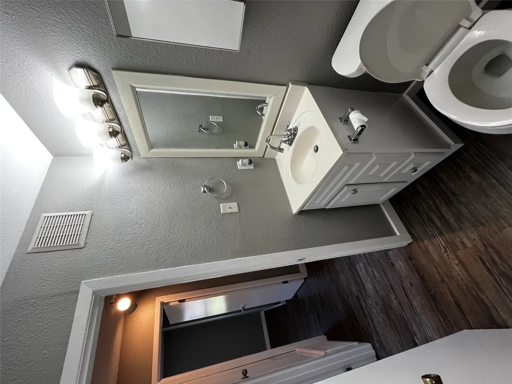 2306 Cedrick Cove #B Austin, TX 78748