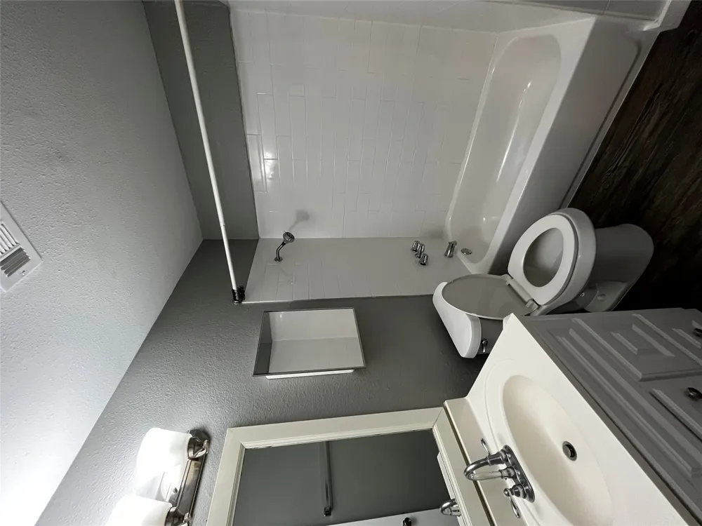 2306 Cedrick Cove #B Austin, TX 78748