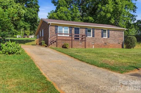202 Cooke Circle