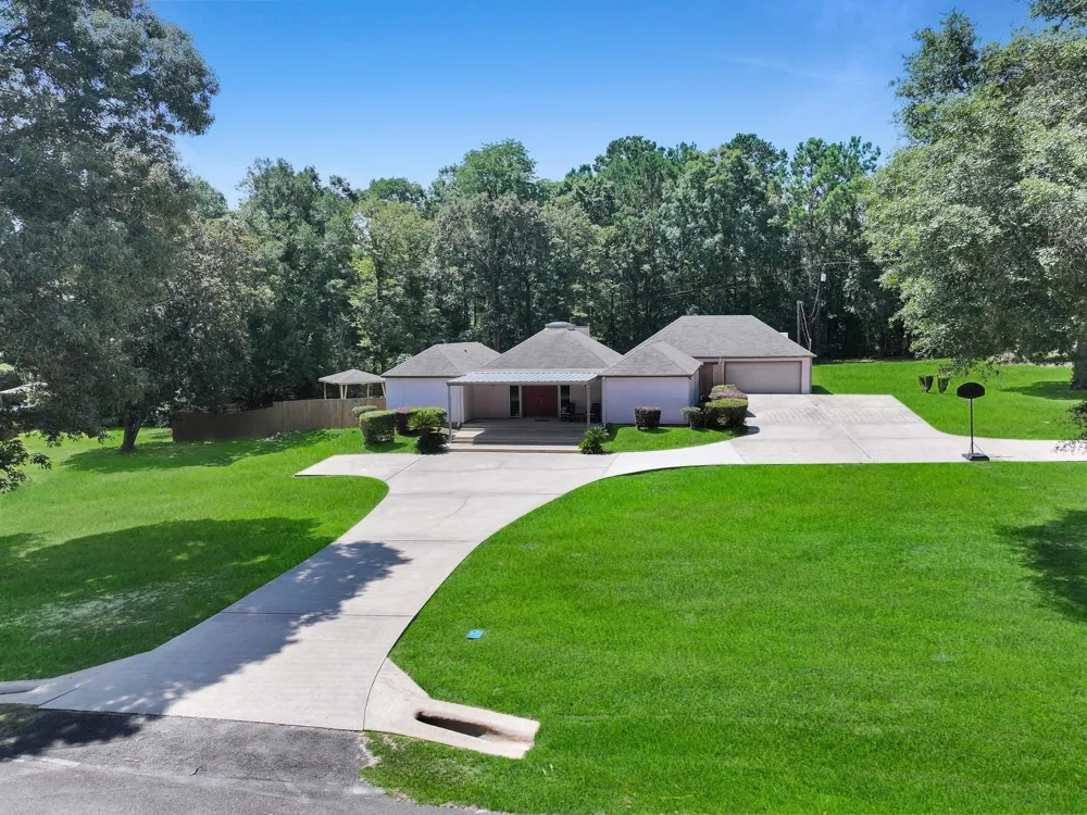 128 County Road 185 Jasper, TX 75951