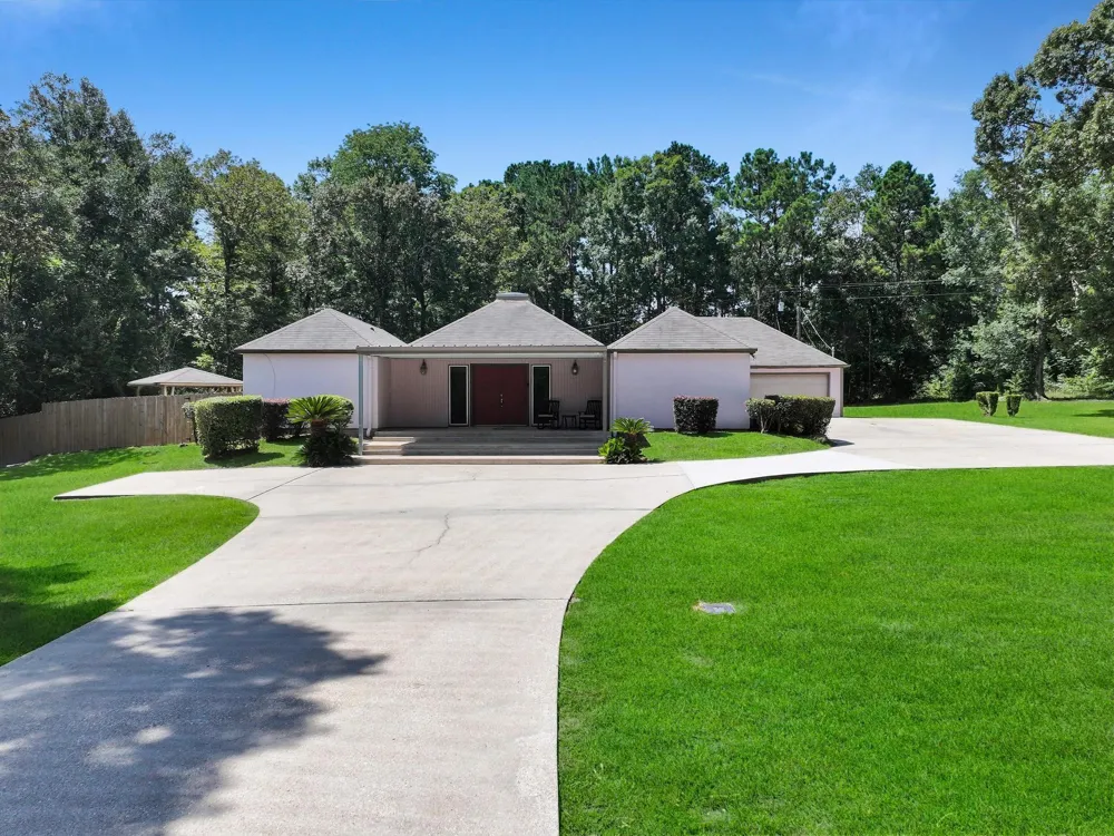 128 County Road 185 Jasper, TX 75951