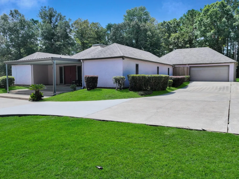 128 County Road 185 Jasper, TX 75951
