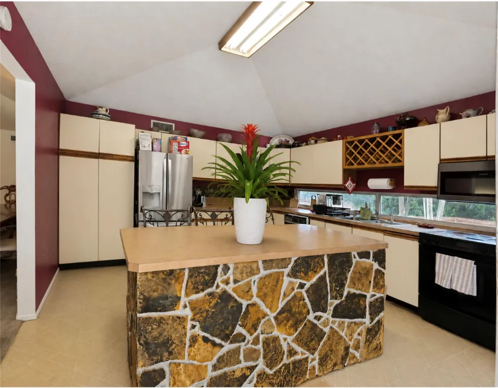 128 County Road 185 Jasper, TX 75951