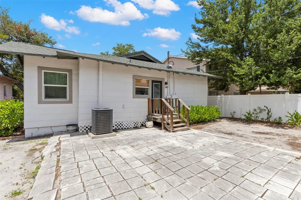 2444 1ST AVENUE S St Petersburg, FL 33712