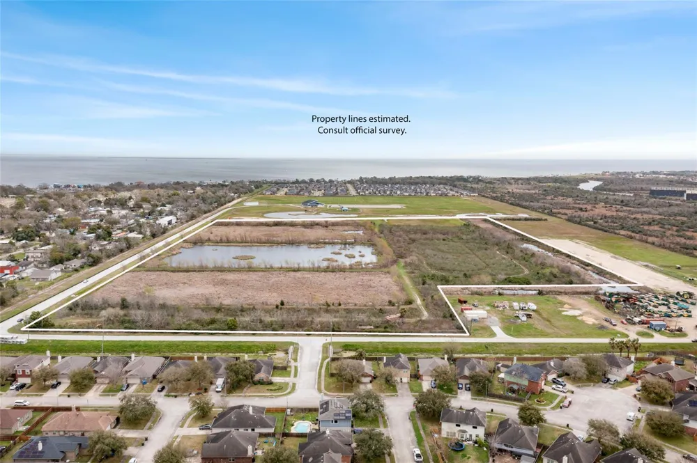 4835 10th Street Bacliff, TX 77518