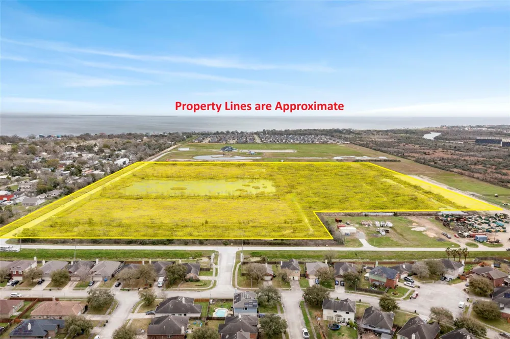 4835 10th Street Bacliff, TX 77518