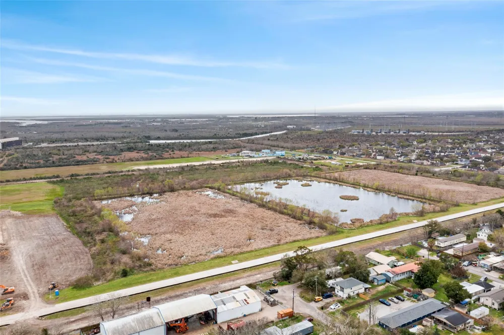 4835 10th Street Bacliff, TX 77518