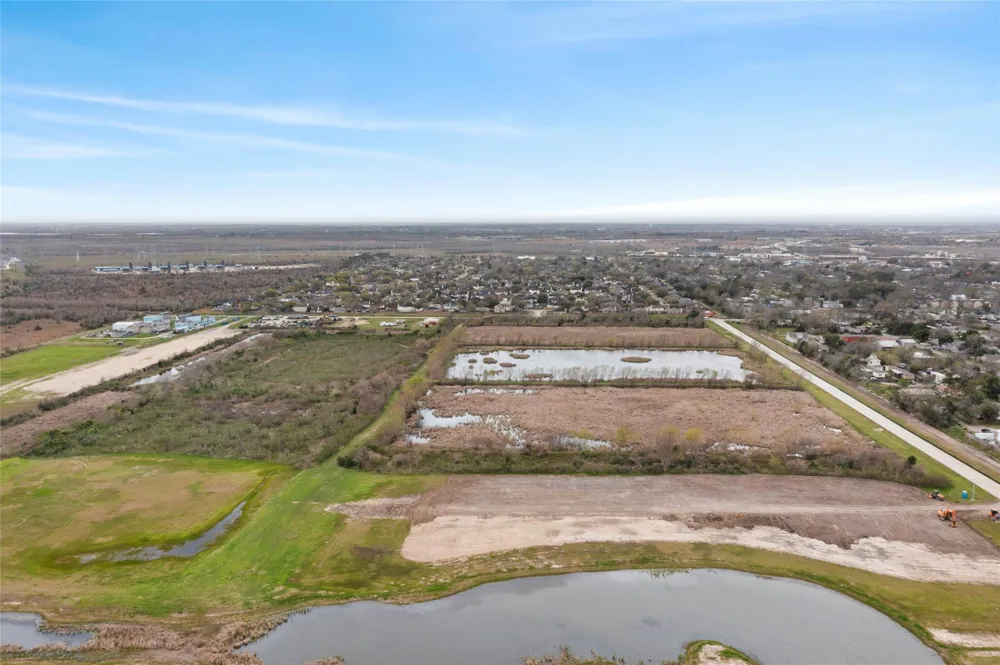 4835 10th Street Bacliff, TX 77518
