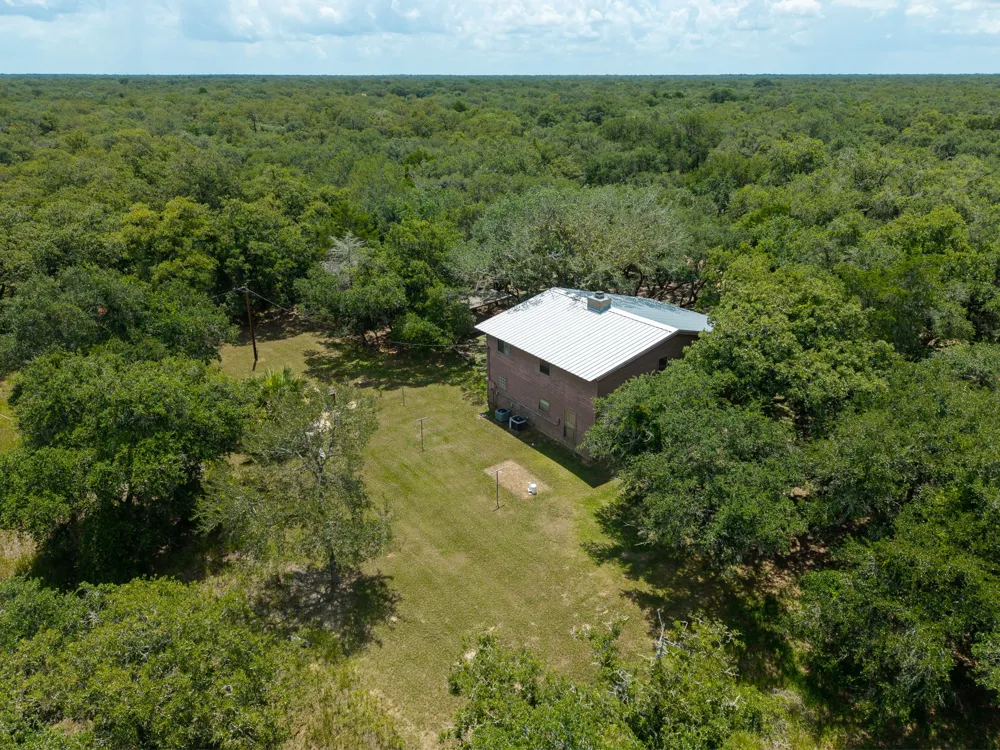 5641 County Road 14 Hallettsville, TX 77964