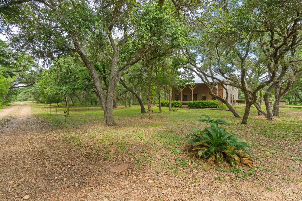 5641 County Road 14 Hallettsville, TX 77964