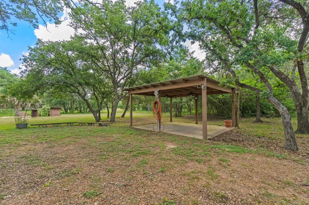 5641 County Road 14 Hallettsville, TX 77964