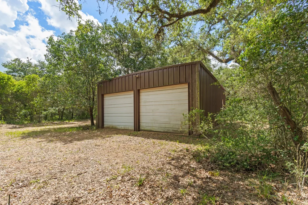 5641 County Road 14 Hallettsville, TX 77964