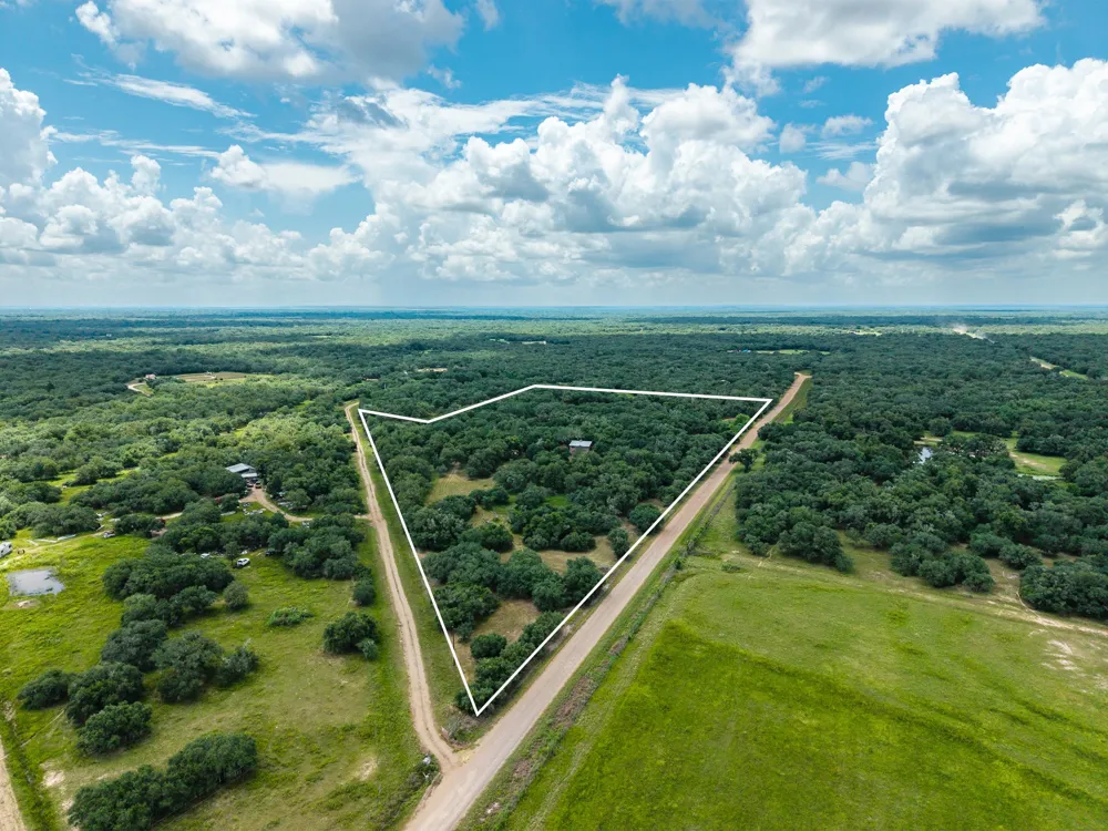 5641 County Road 14 Hallettsville, TX 77964