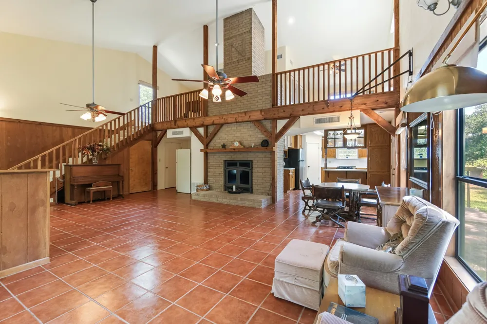 5641 County Road 14 Hallettsville, TX 77964