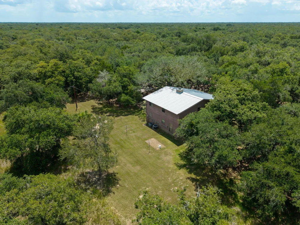 5641 County Road 14 Hallettsville, TX 77964