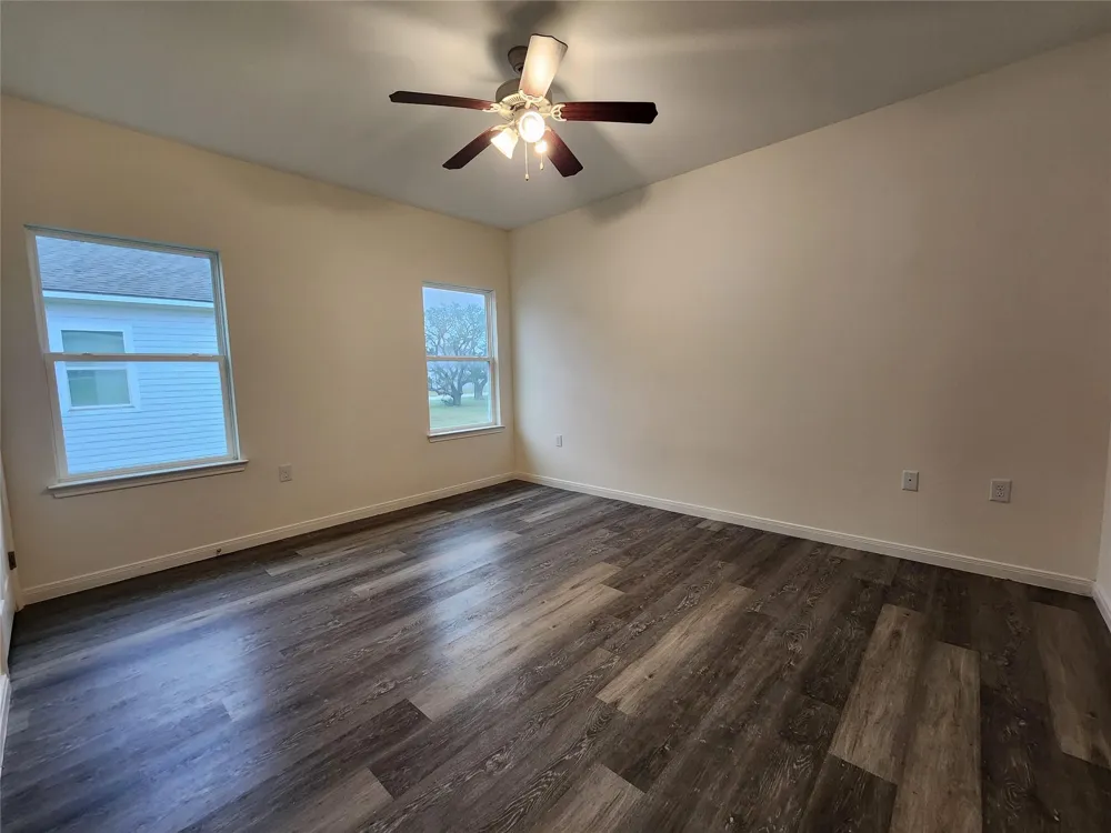 6202 White Oak Drive Hitchcock, TX 77563