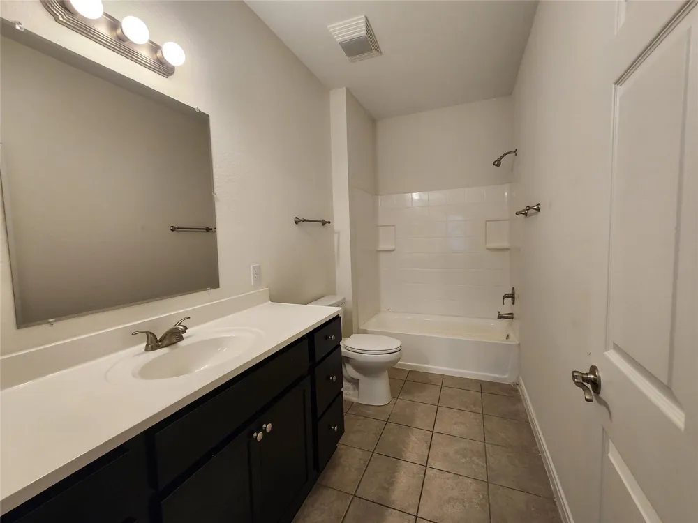 6202 White Oak Drive Hitchcock, TX 77563