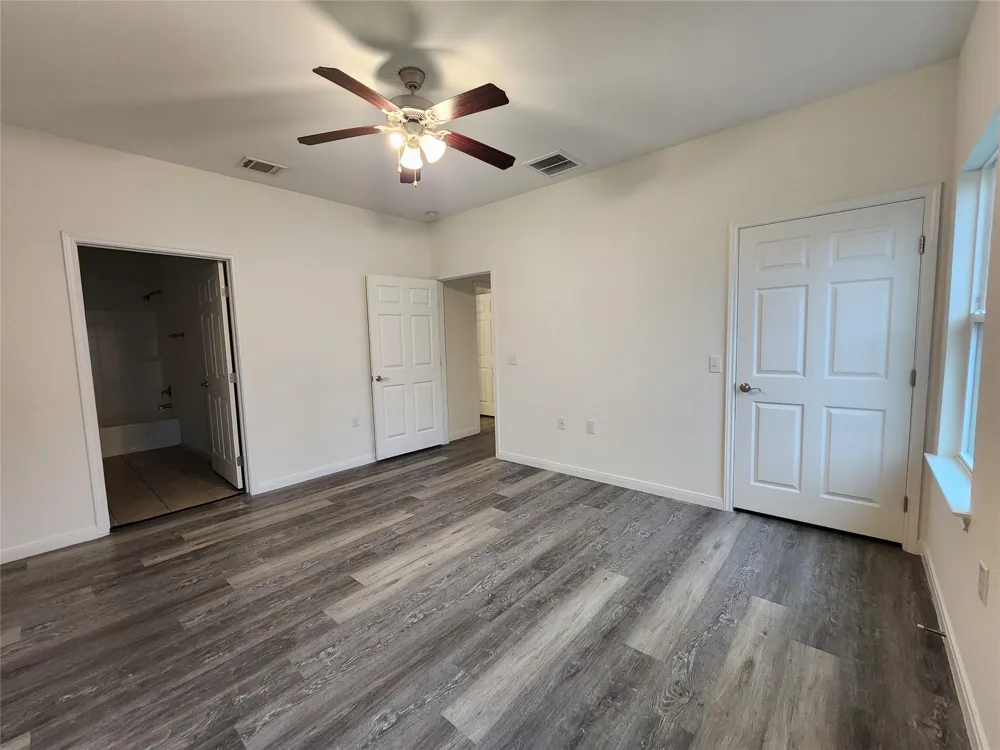 6202 White Oak Drive Hitchcock, TX 77563
