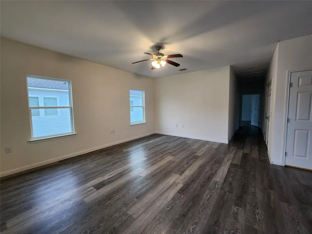 6202 White Oak Drive Hitchcock, TX 77563