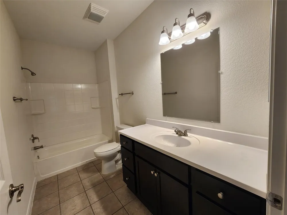 6202 White Oak Drive Hitchcock, TX 77563