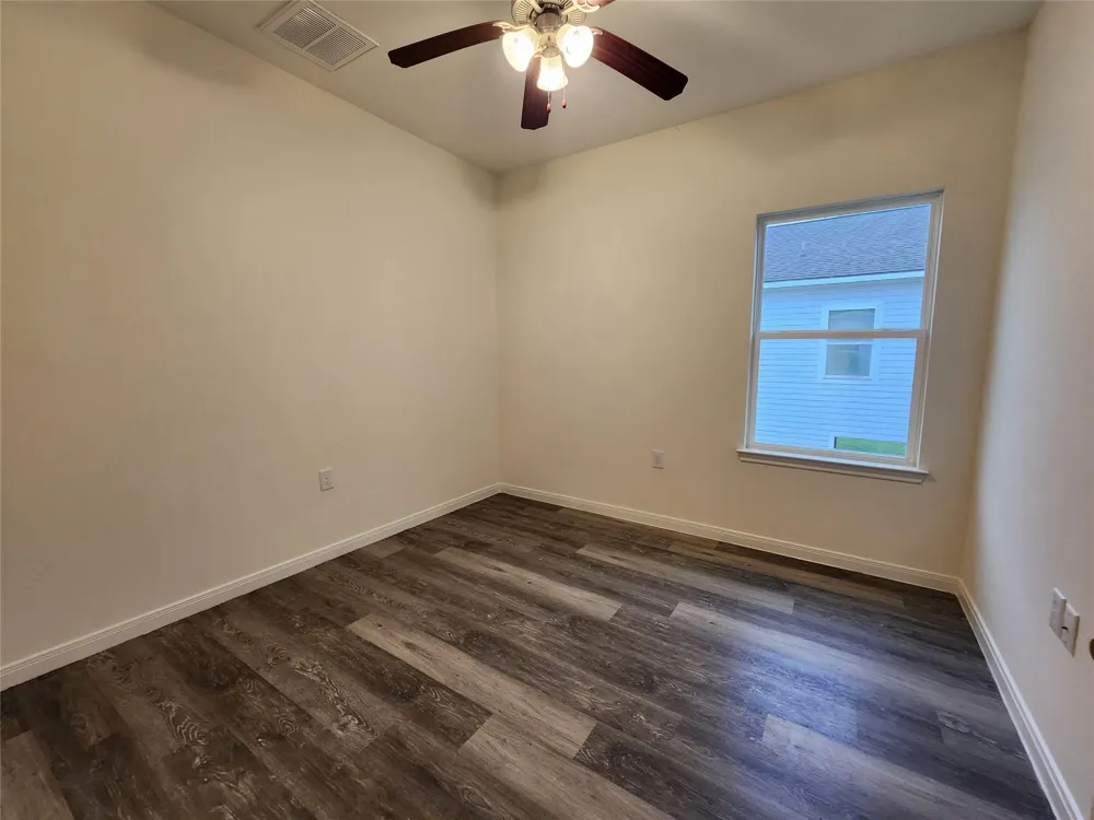 6202 White Oak Drive Hitchcock, TX 77563