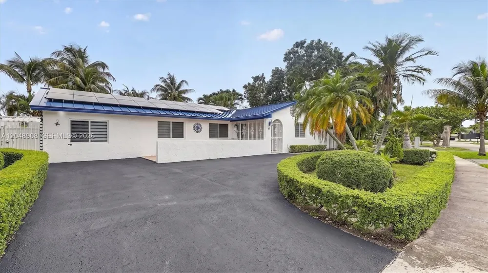 15022 SW 67th Ln Miami, FL 33193