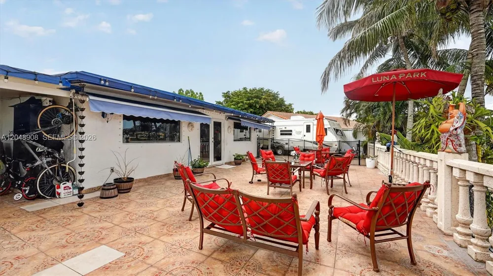15022 SW 67th Ln Miami, FL 33193