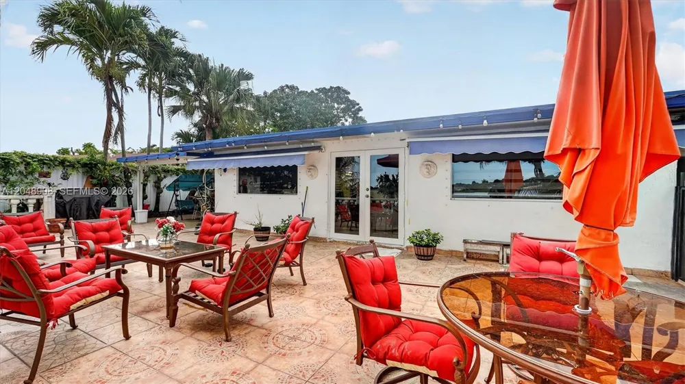 15022 SW 67th Ln Miami, FL 33193