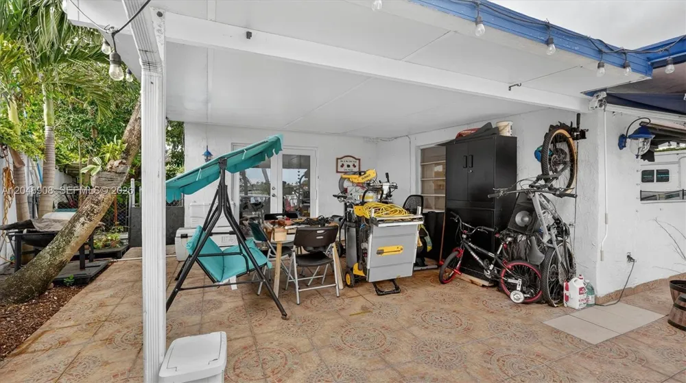 15022 SW 67th Ln Miami, FL 33193