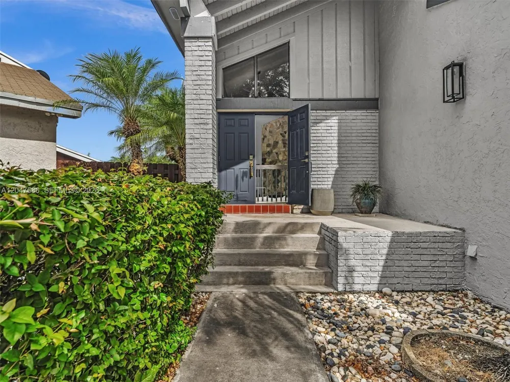 4224 SW 148th Pl Miami, FL 33185