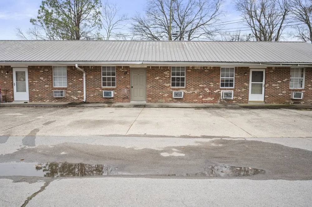 105 Walnut St #8 Clarksville, TN 37042