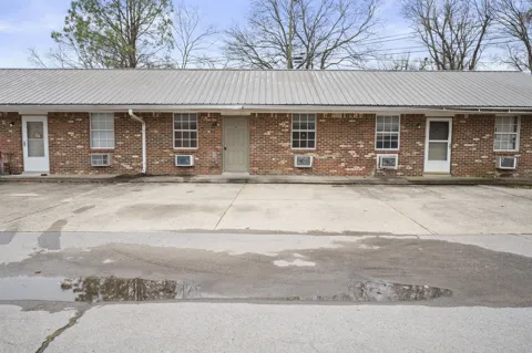 101 Walnut St #24