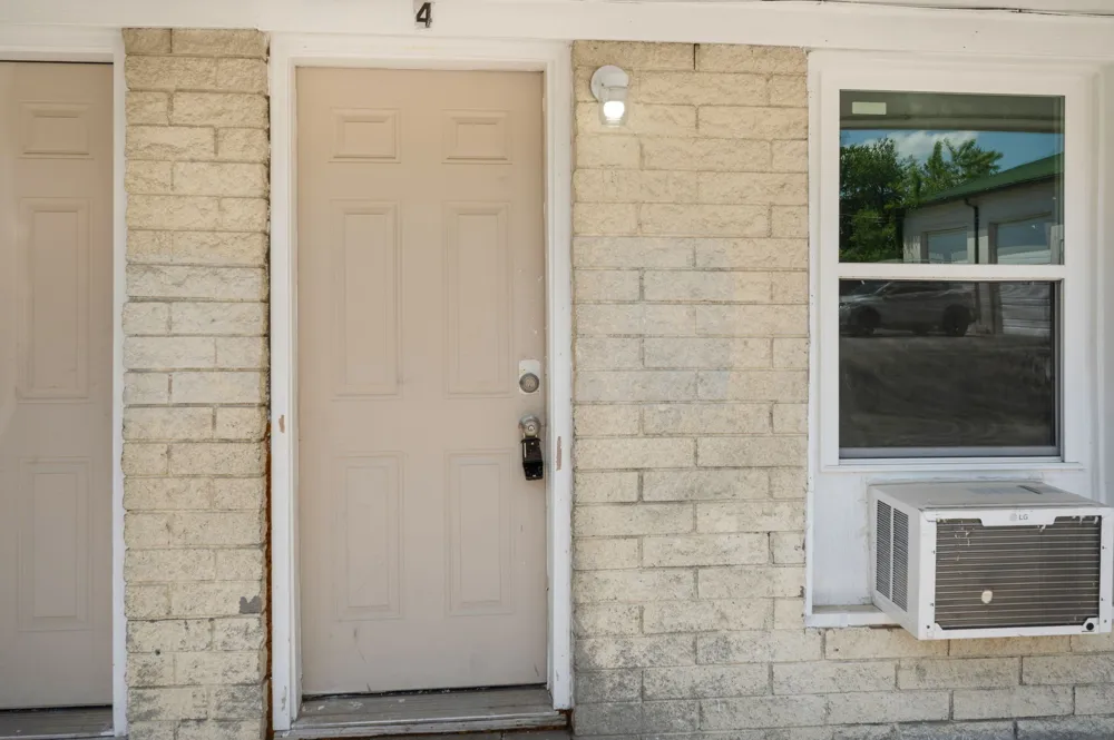 2510 Fort Campbell Blvd #4 Hopkinsville, KY 42240