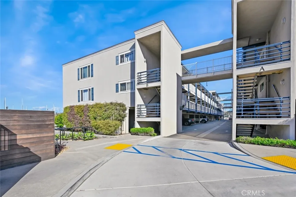 1202 Pacific Street #206B Oceanside, CA 92054