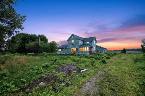 2429 W Huron Line Road