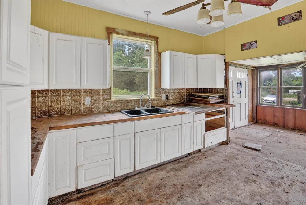 2429 W Huron Line Road Ubly, MI 48475