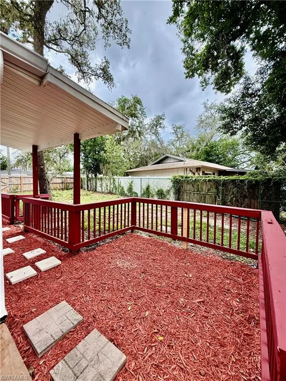 10002 Takomah Trail Tampa, FL 33617