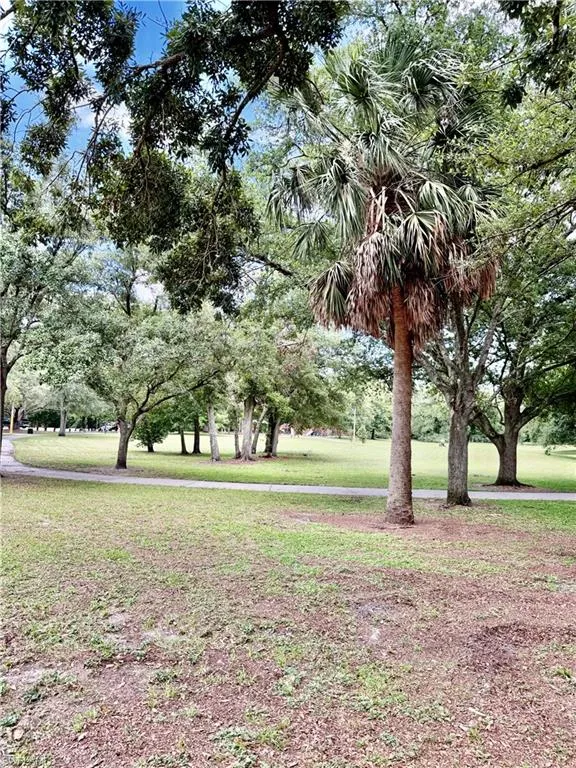 10002 Takomah Trail Tampa, FL 33617