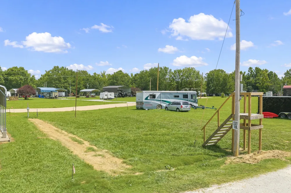 860 Willow Oaks Dr Decaturville, TN 38329