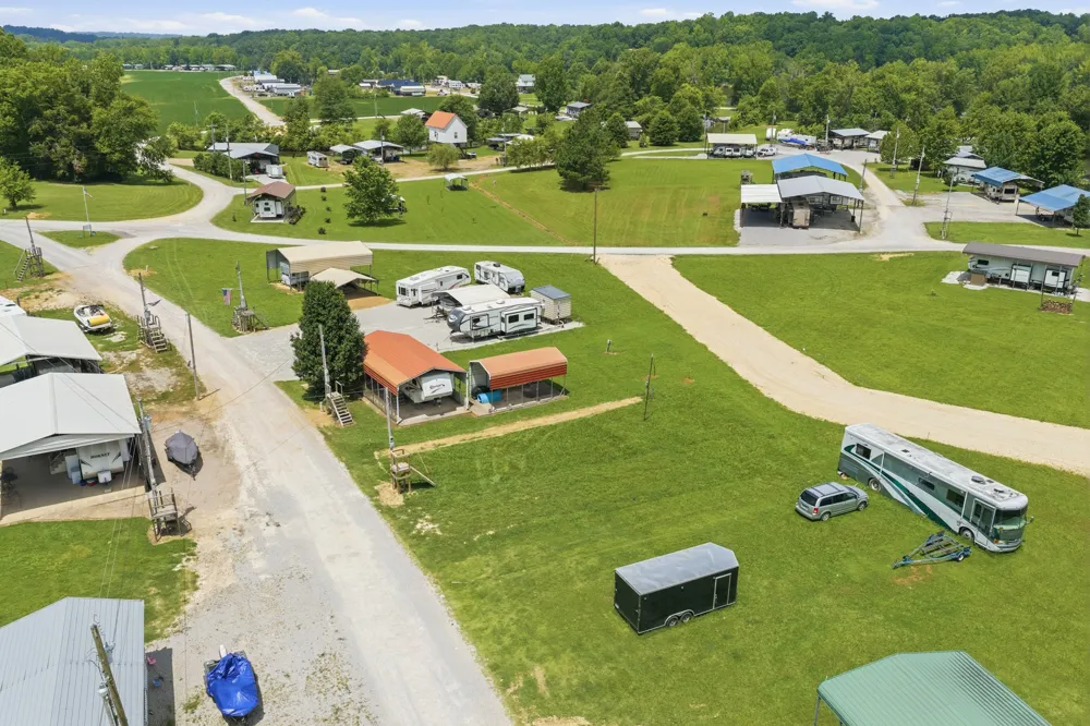 860 Willow Oaks Dr Decaturville, TN 38329