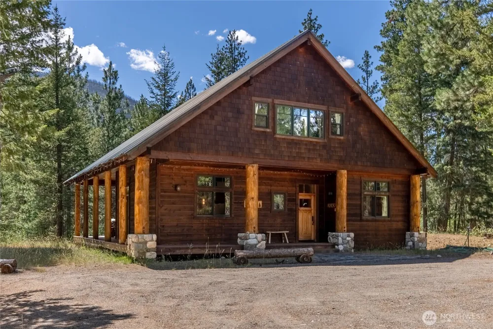 32 Foster Loop Road Winthrop, WA 98862