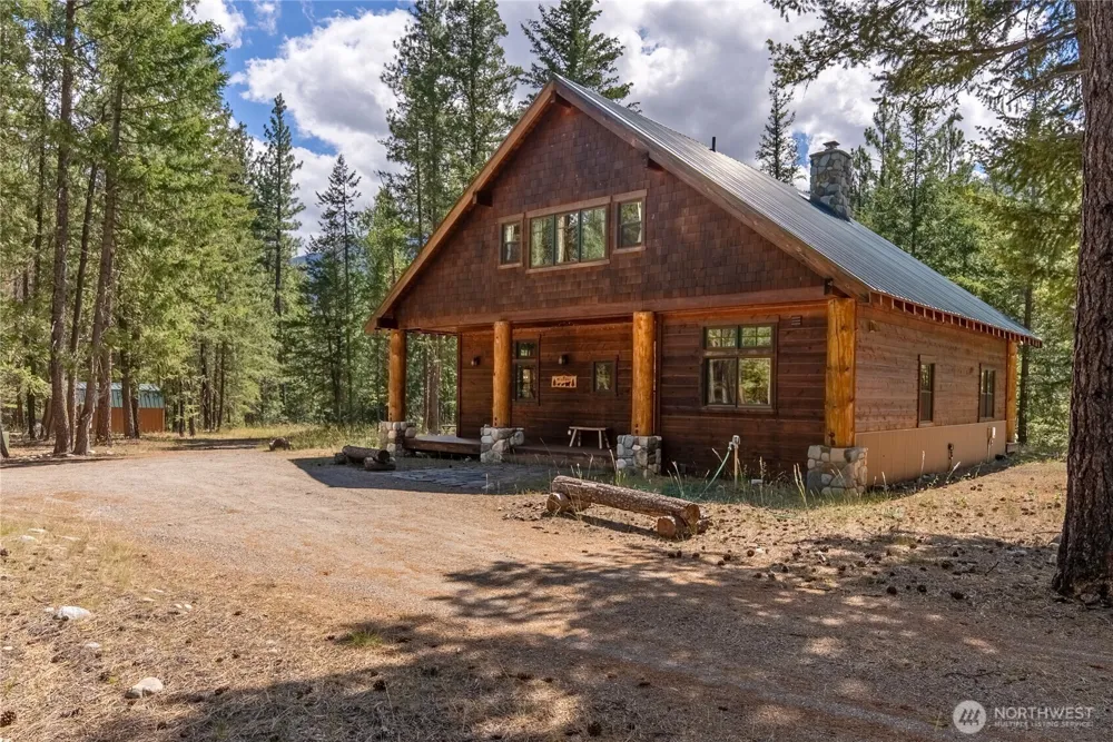 32 Foster Loop Road Winthrop, WA 98862