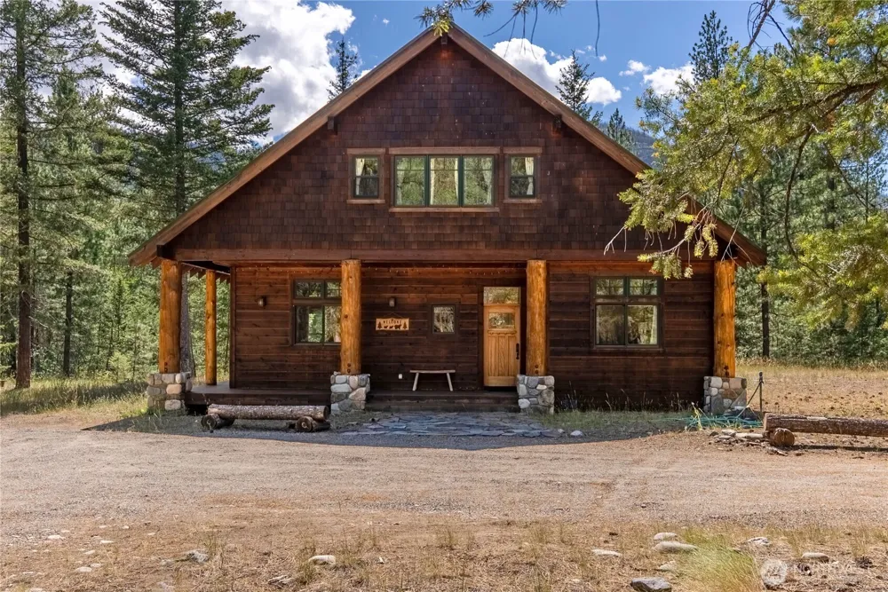 32 Foster Loop Road Winthrop, WA 98862