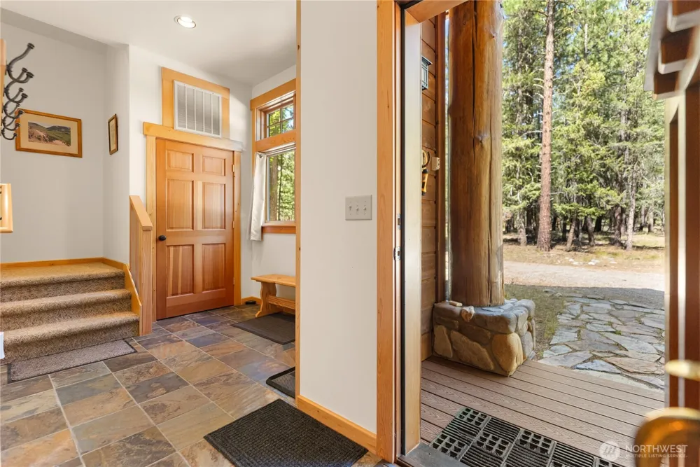 32 Foster Loop Road Winthrop, WA 98862