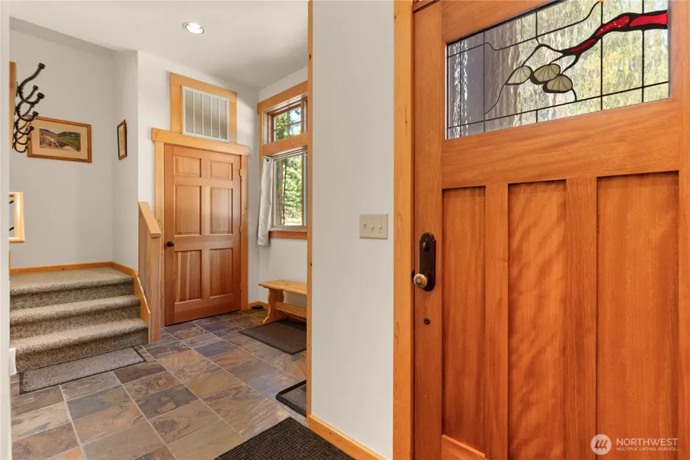 32 Foster Loop Road Winthrop, WA 98862