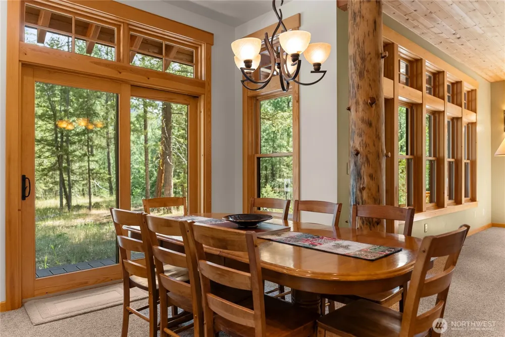 32 Foster Loop Road Winthrop, WA 98862