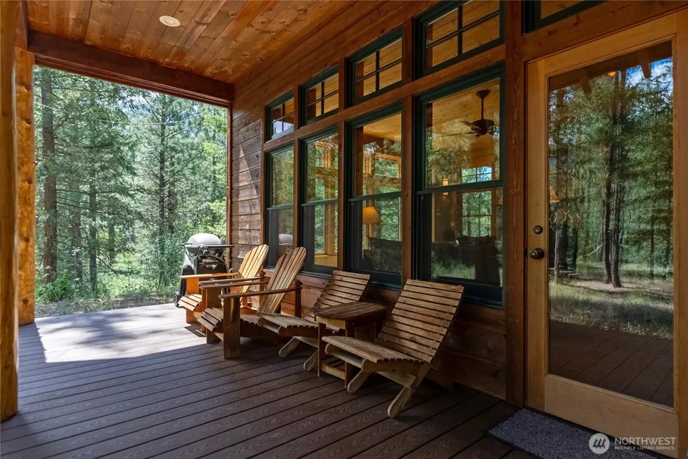 32 Foster Loop Road Winthrop, WA 98862
