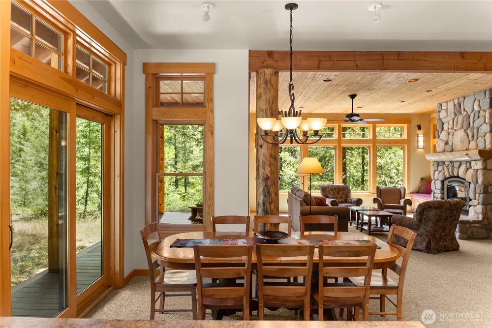 32 Foster Loop Road Winthrop, WA 98862