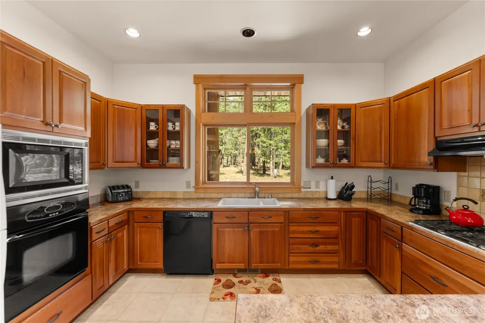 32 Foster Loop Road Winthrop, WA 98862