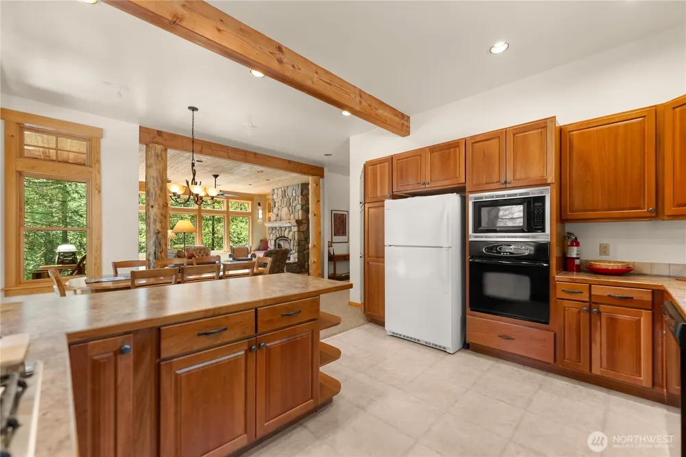 32 Foster Loop Road Winthrop, WA 98862
